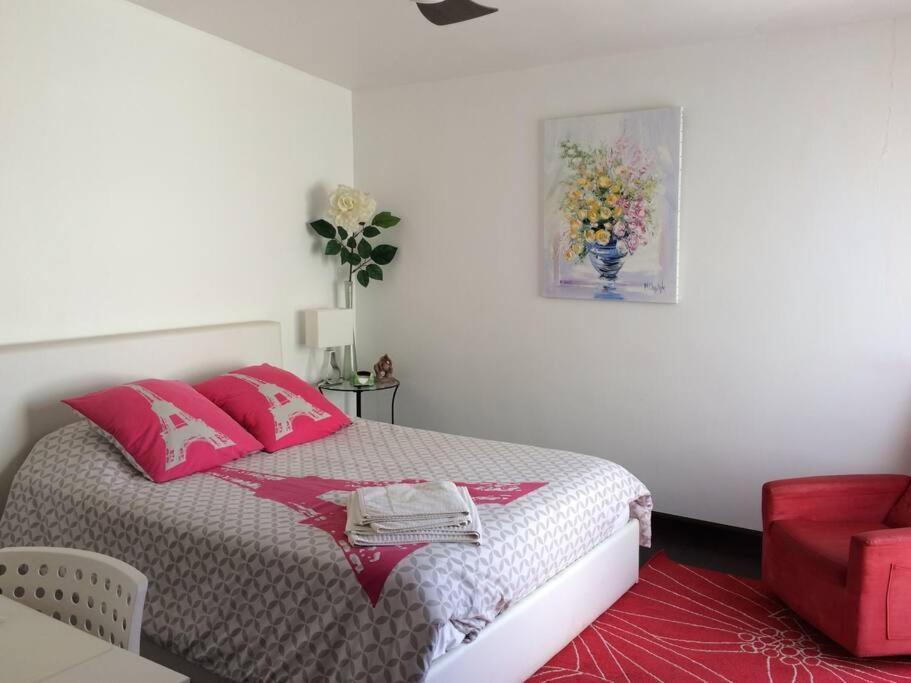 B&B Oui Madame Tijuana Bilik gambar