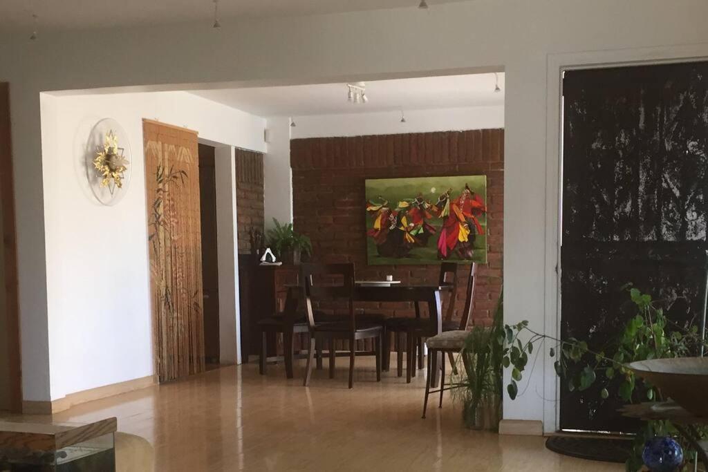 B&B Oui Madame Tijuana Bilik gambar